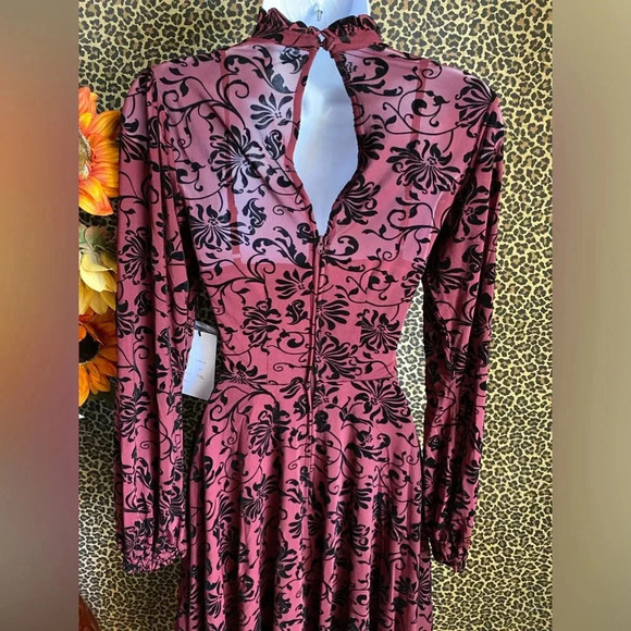 🦋B2G1🦋UNIQUE VINTAGE Burgundy Mesh and Black Floral Velvet Swing Dress | XS | - Picture 9 of 12